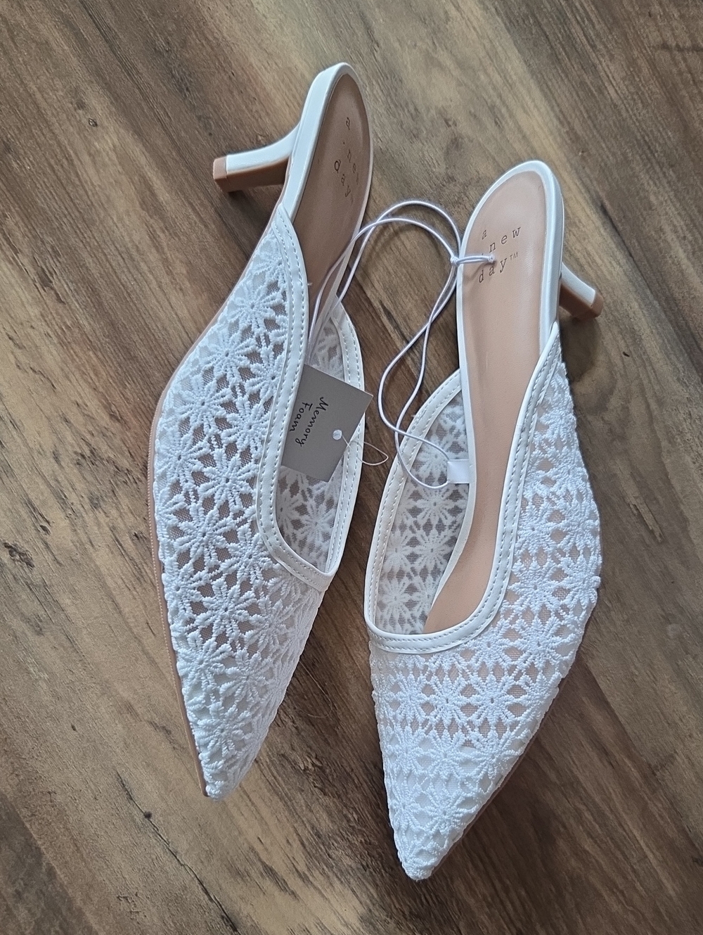 NWT A New Day Delilah Floral Embroidered Mule Heels 2in Heel Size 10